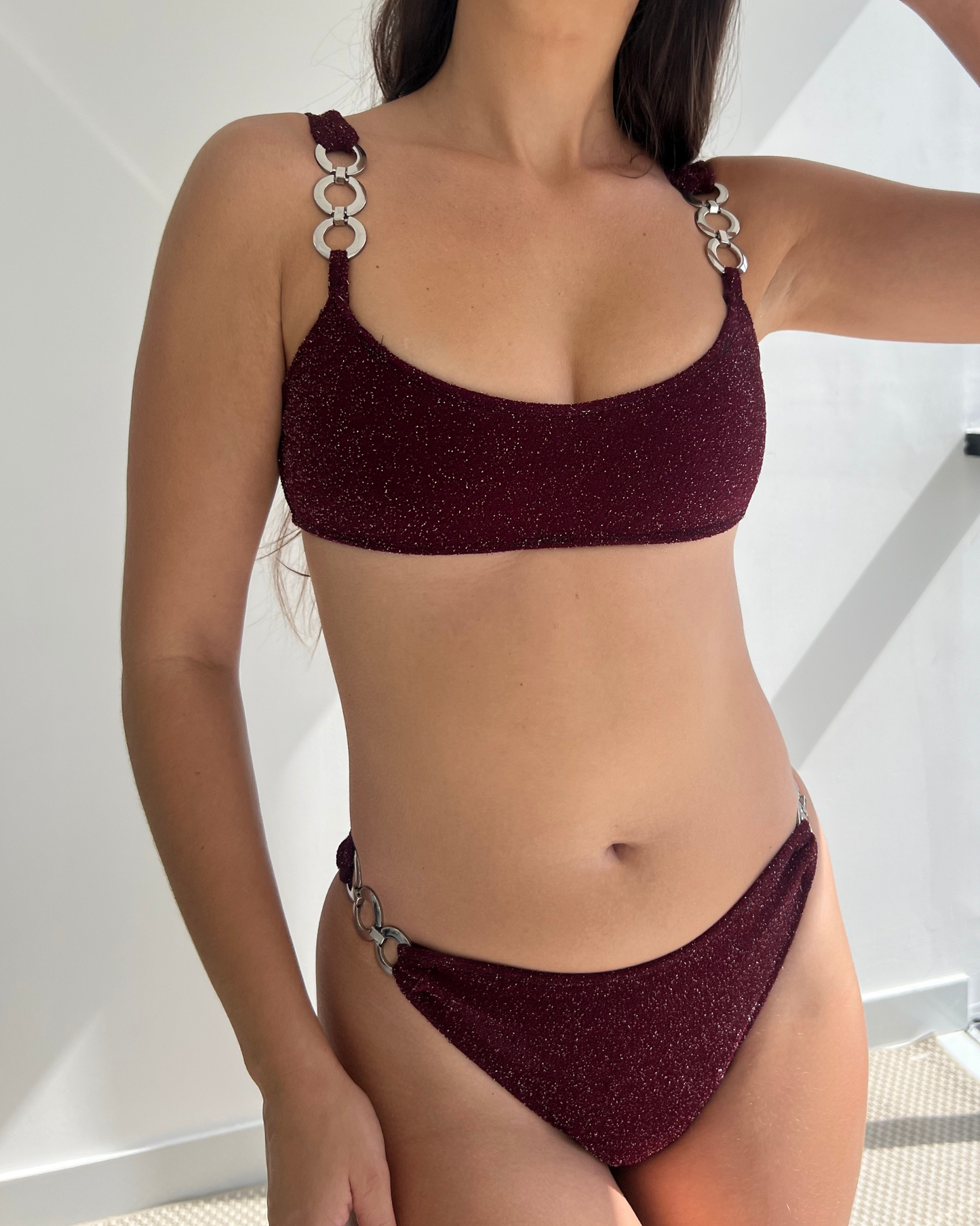 Riviera - Top de bikini con cadena adornada